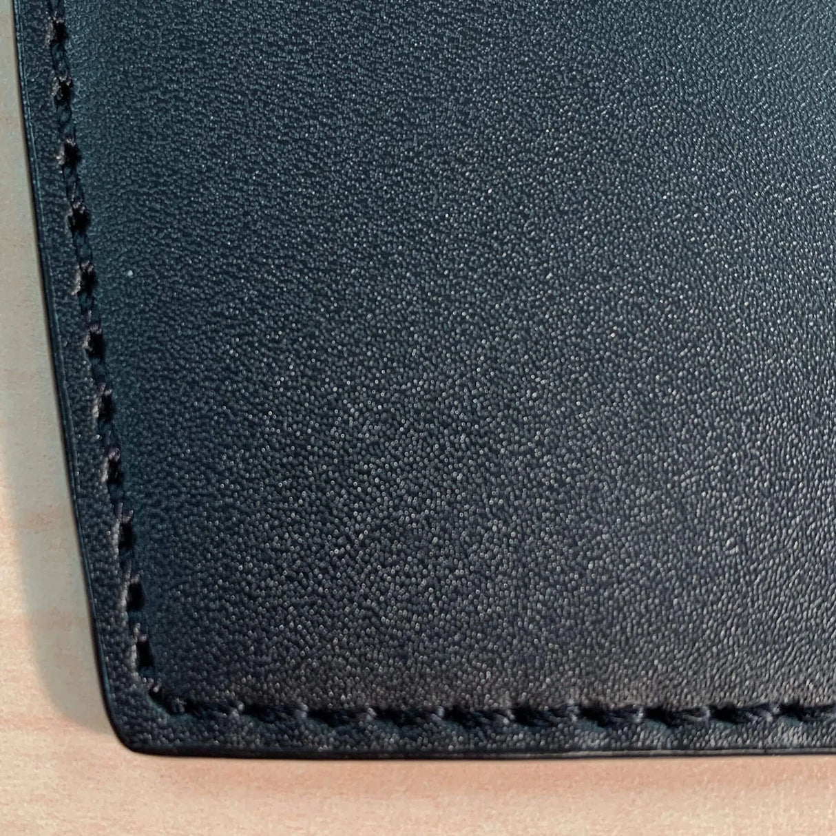 Dacasso Classic Black Leather Mouse Pad