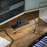 Lon:HUB Pro – Thunderbolt 4 Docking Station for 8K & Multi-Display Workspaces