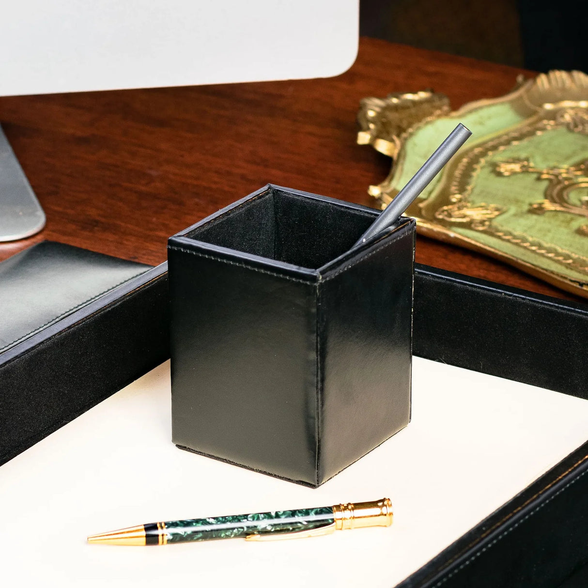 Dacasso Black Bonded Leather Pencil Cup