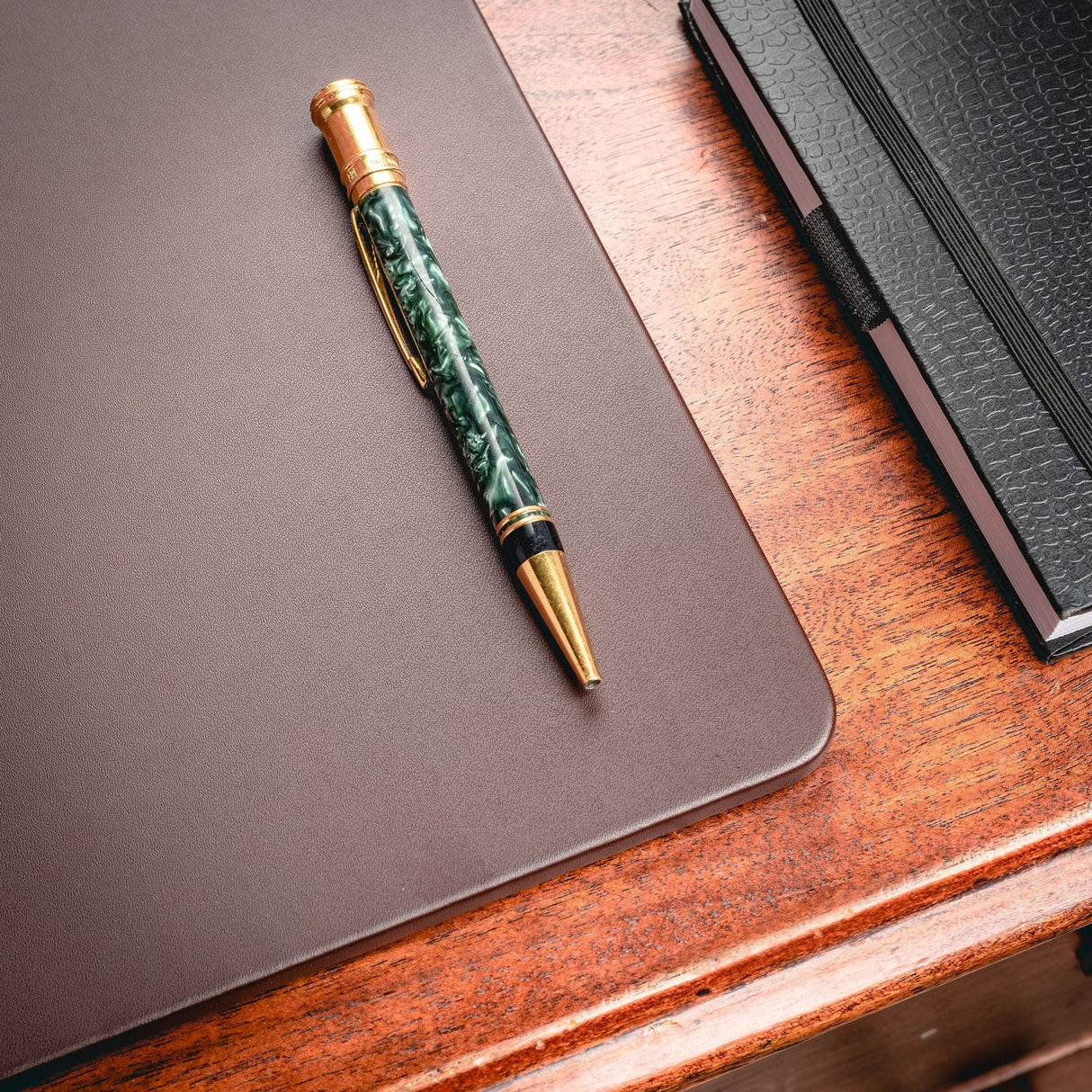 Dacasso Chocolate Brown Leather 38" x 24" Desk Mat without Rails