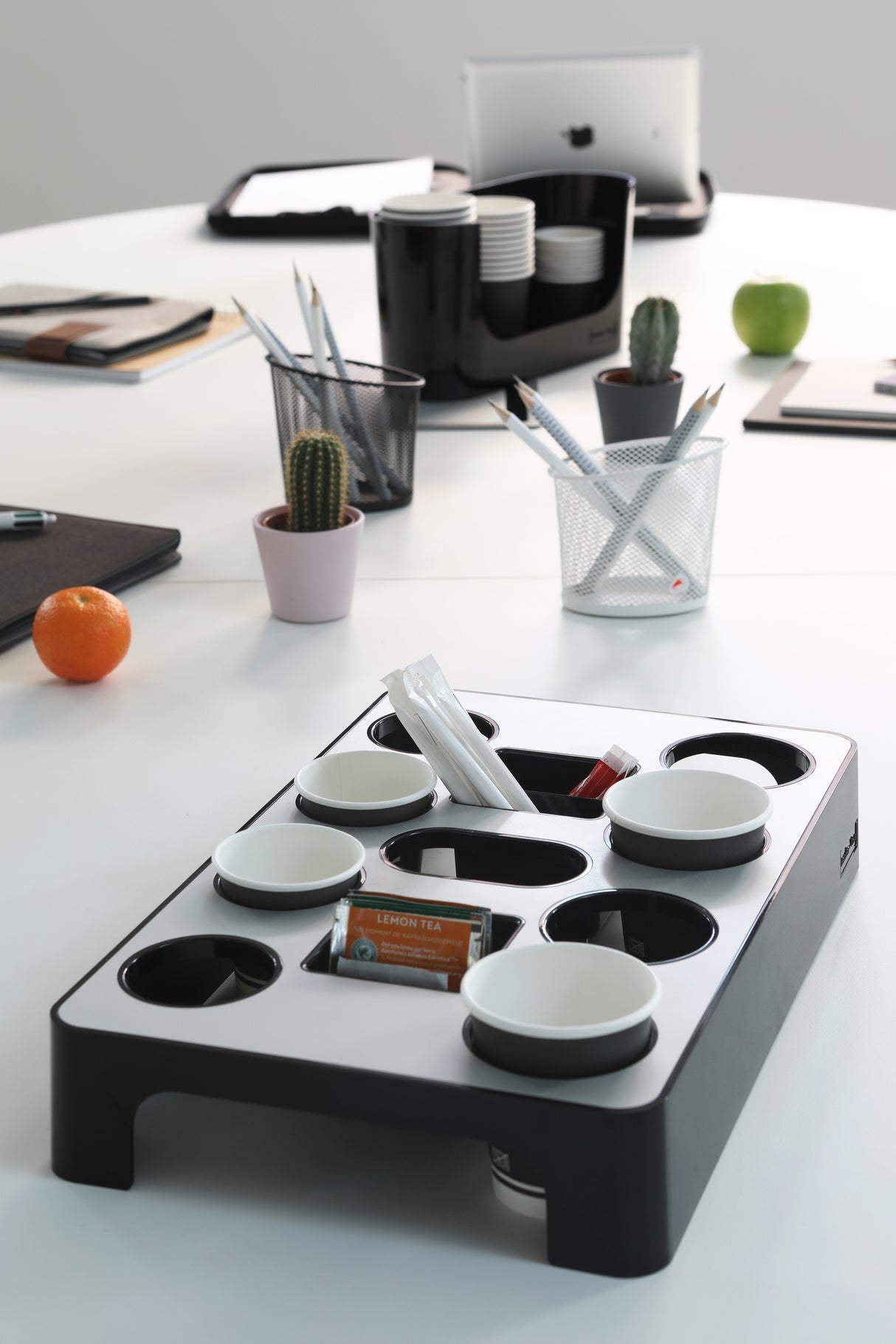 Alba Rendez-Vous Mug Carrier – 4-Cup Coffee Mug Holder with Sugar and Stirrer Storage