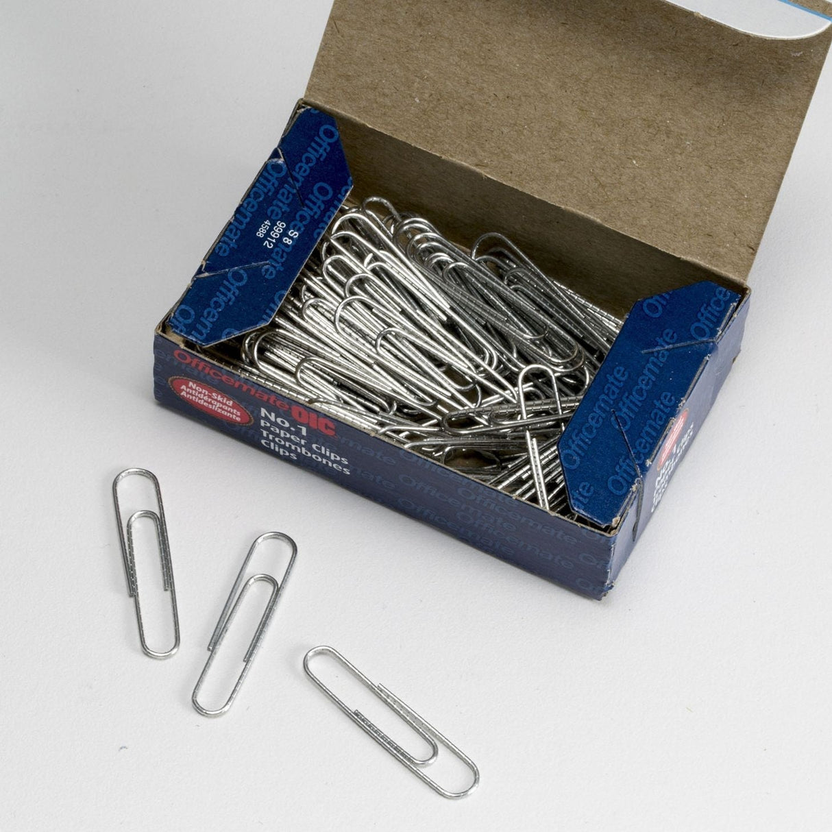 Officemate® Large Non-Skid Paper Clips